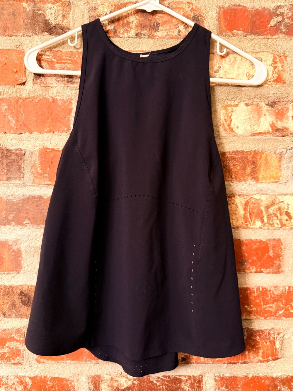 T179 - Lululemon athletica Black Perforated Split Back Tank Top